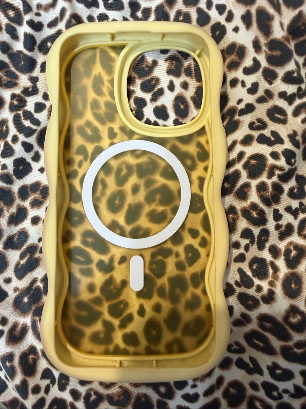 iPhone 16 Pro Max Yellow  MagSafe-Compatible Silicone Phone Case - Picture 2 of 2